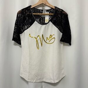 Feline Women's Black and White Lace Sleeve Top “Mrs.”‎ Size Large